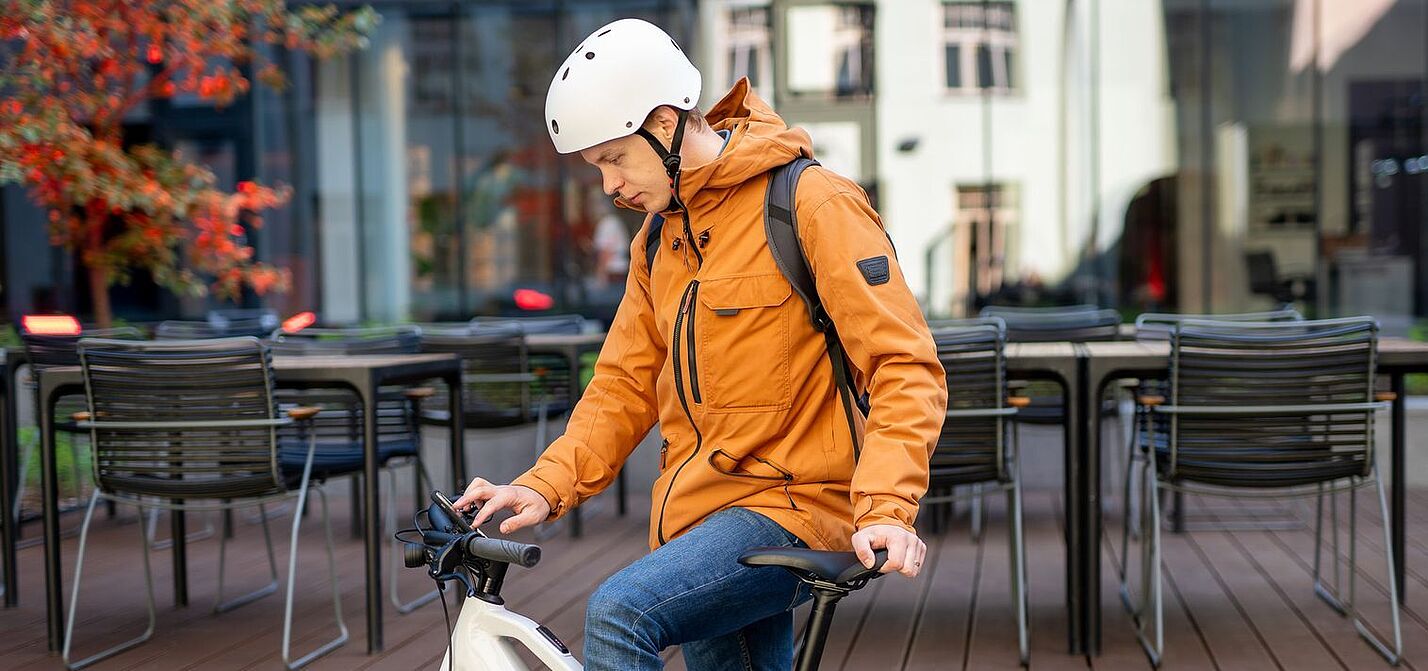 Über das Smartphone und entsprechende Apps ist das Elektrorad vernetzt. Über das Smartphone und entsprechende Apps ist das Elektrorad vernetzt.