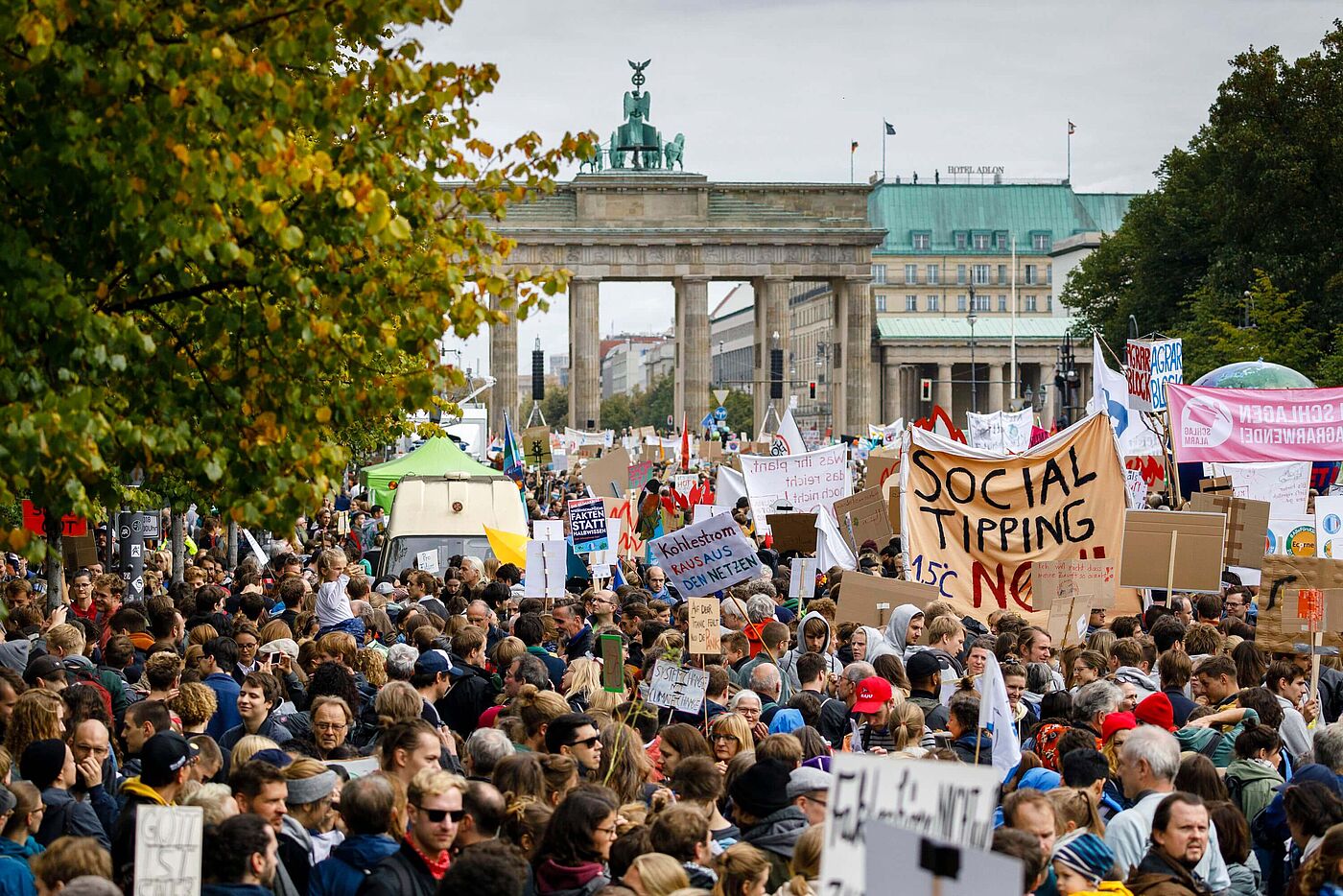 Gut 100.000 Menschen demonstrierten in Berlin für mehr Klimaschutz.